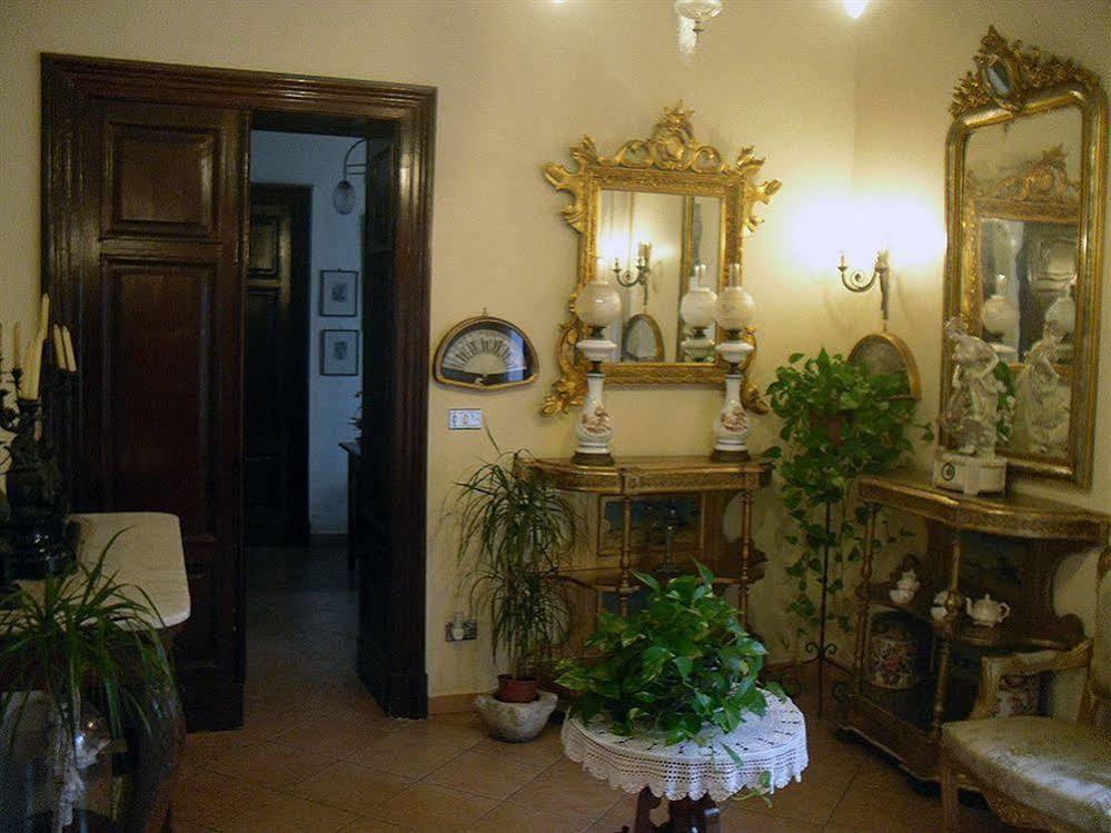 Bed And Breakfast I Vicoletti Di Napoli Exterior photo